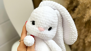 Read more about the article Elya The Crochet Bunny Amigurumi Free Pattern