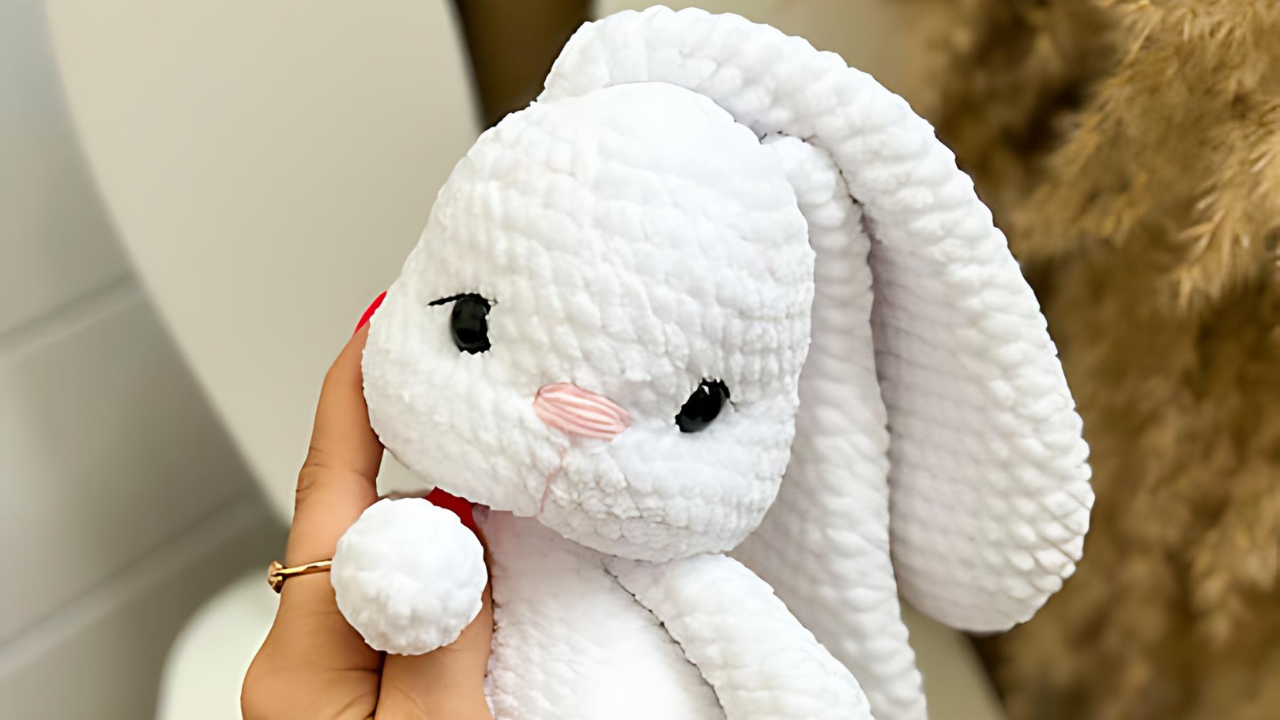 You are currently viewing Elya The Crochet Bunny Amigurumi Free Pattern