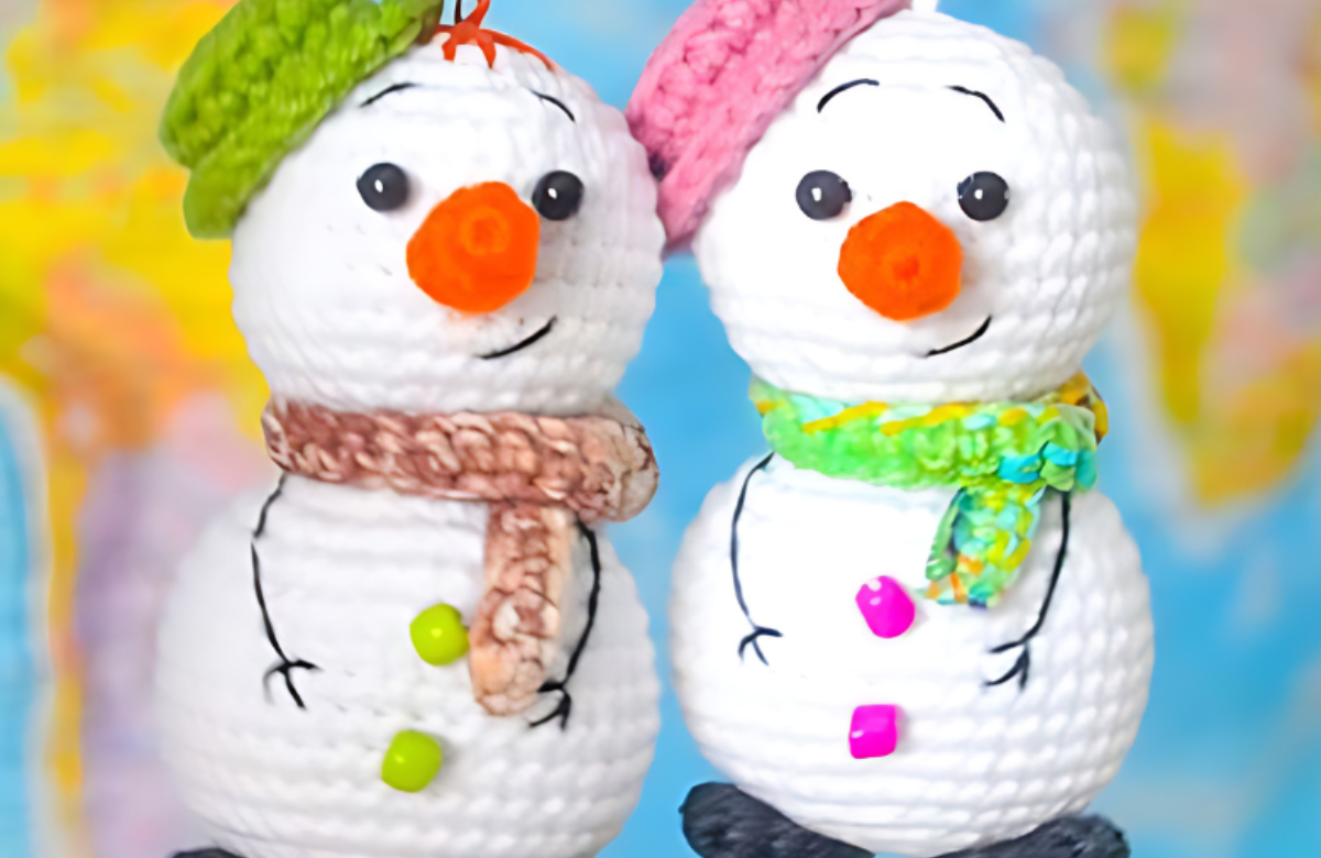 You are currently viewing Free Crochet Snowman Keychain Pattern