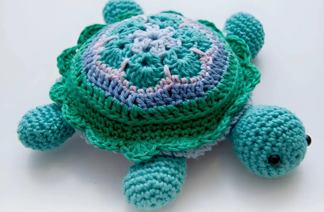 You are currently viewing African flower turtle pincushion free pattern