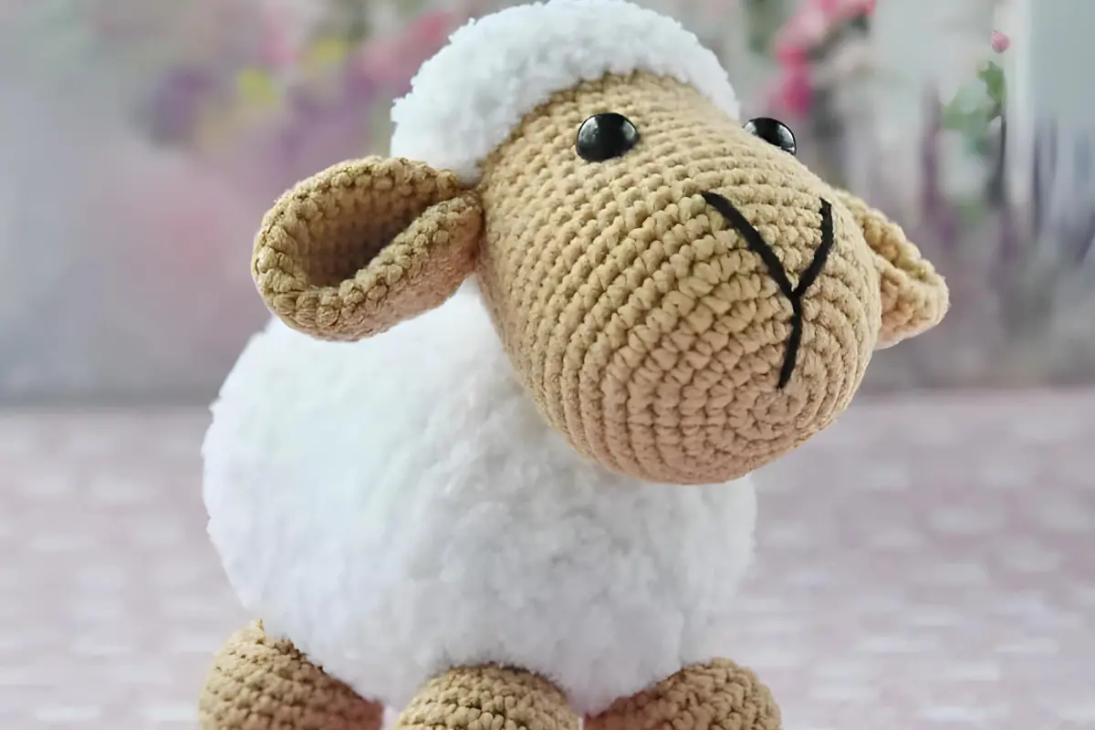 You are currently viewing Crochet Pattern Tutorial: Free Amigurumi Sheep Pattern