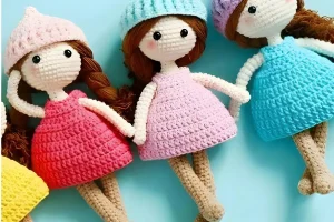 Read more about the article Free Crochet Pattern Tutorial: Amigurumi Little Doll