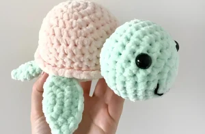 Read more about the article Plush turtle free crochet pattern