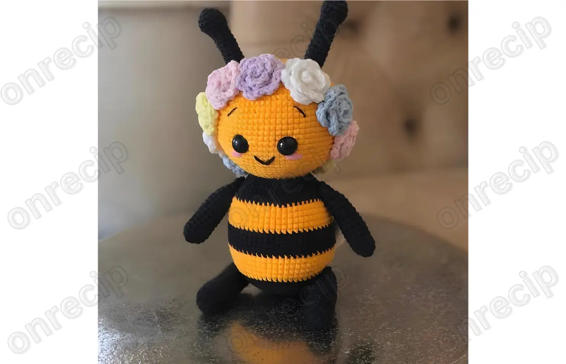You are currently viewing Amigurumi Flora The Bee Free Pattern