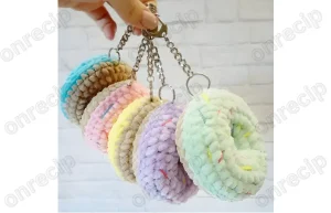 Read more about the article Amigurumi Keychain Donut Free Pattern