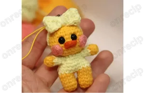 Read more about the article Amigurumi keychain Duck pattern