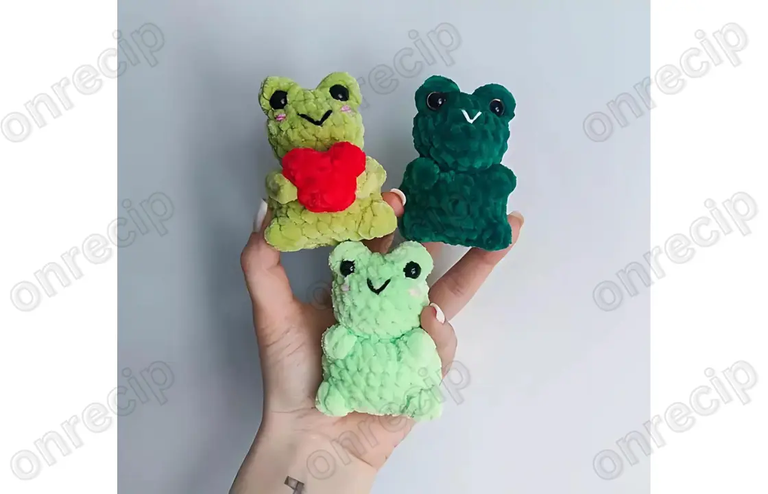 You are currently viewing Free amigurumi froglet heart pattern