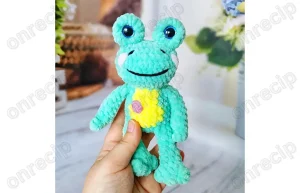 Read more about the article Free Amigurumi Plush Frog Crochet Pattern