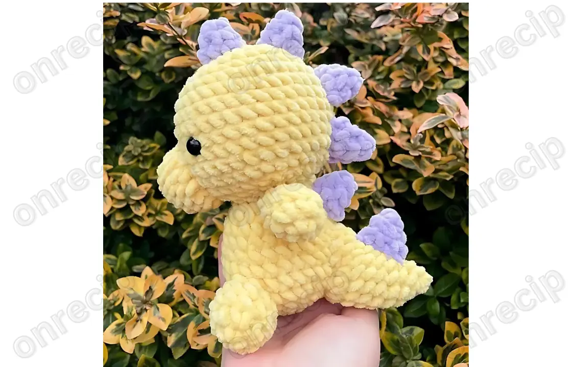 You are currently viewing Free crochet Amigurumi Baby Dinosaur pattern