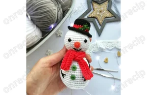 Read more about the article Free crochet snowman amigurumi pattern